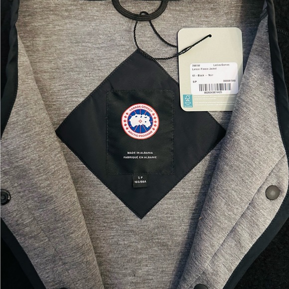 ❌ SOLD ❌ Women’s Canada Goose Larson Fleece - Picture 4 of 5